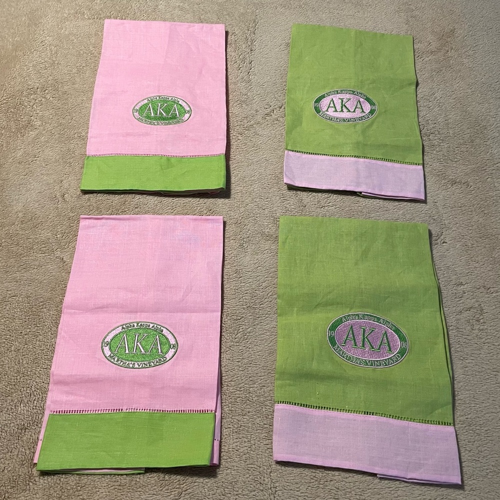 Alpha Kappa Alpha (4) Linen Place Settings/ Table Mats/ Table Cloths.